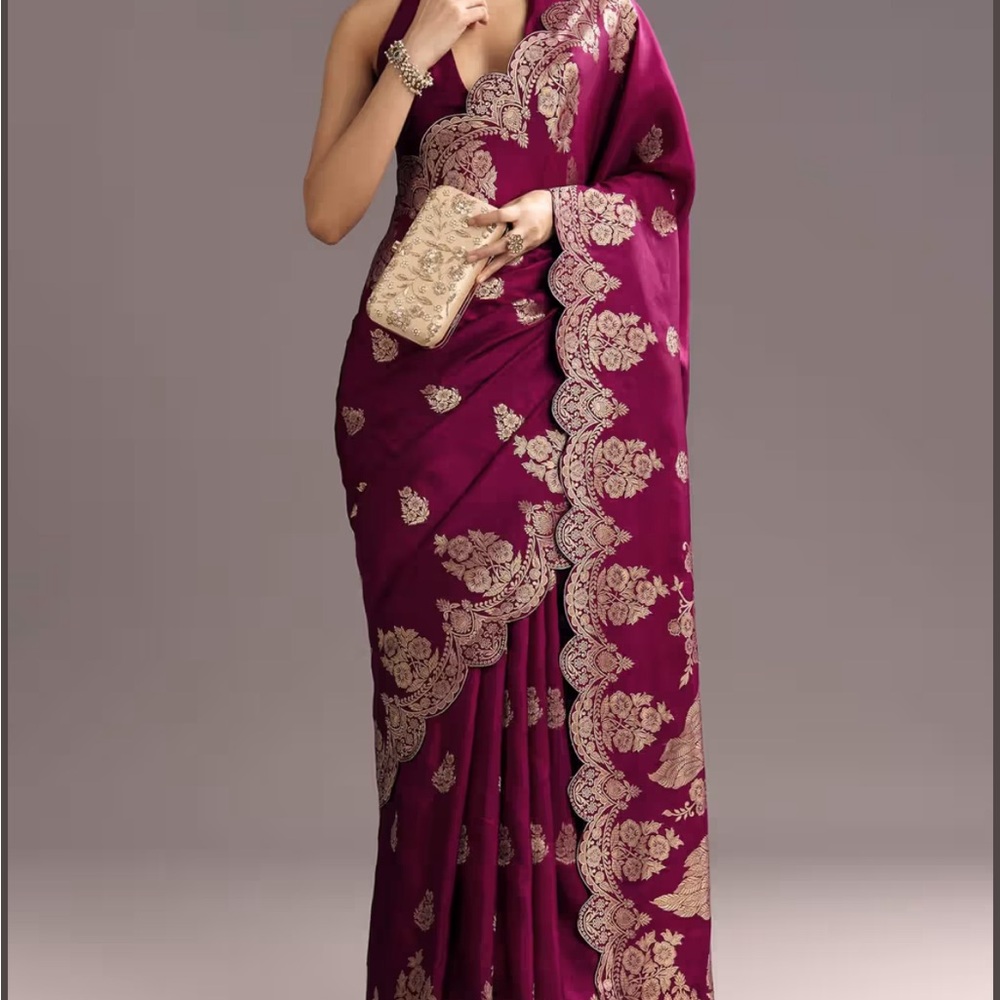 Elegant Magenta and Gold Saree